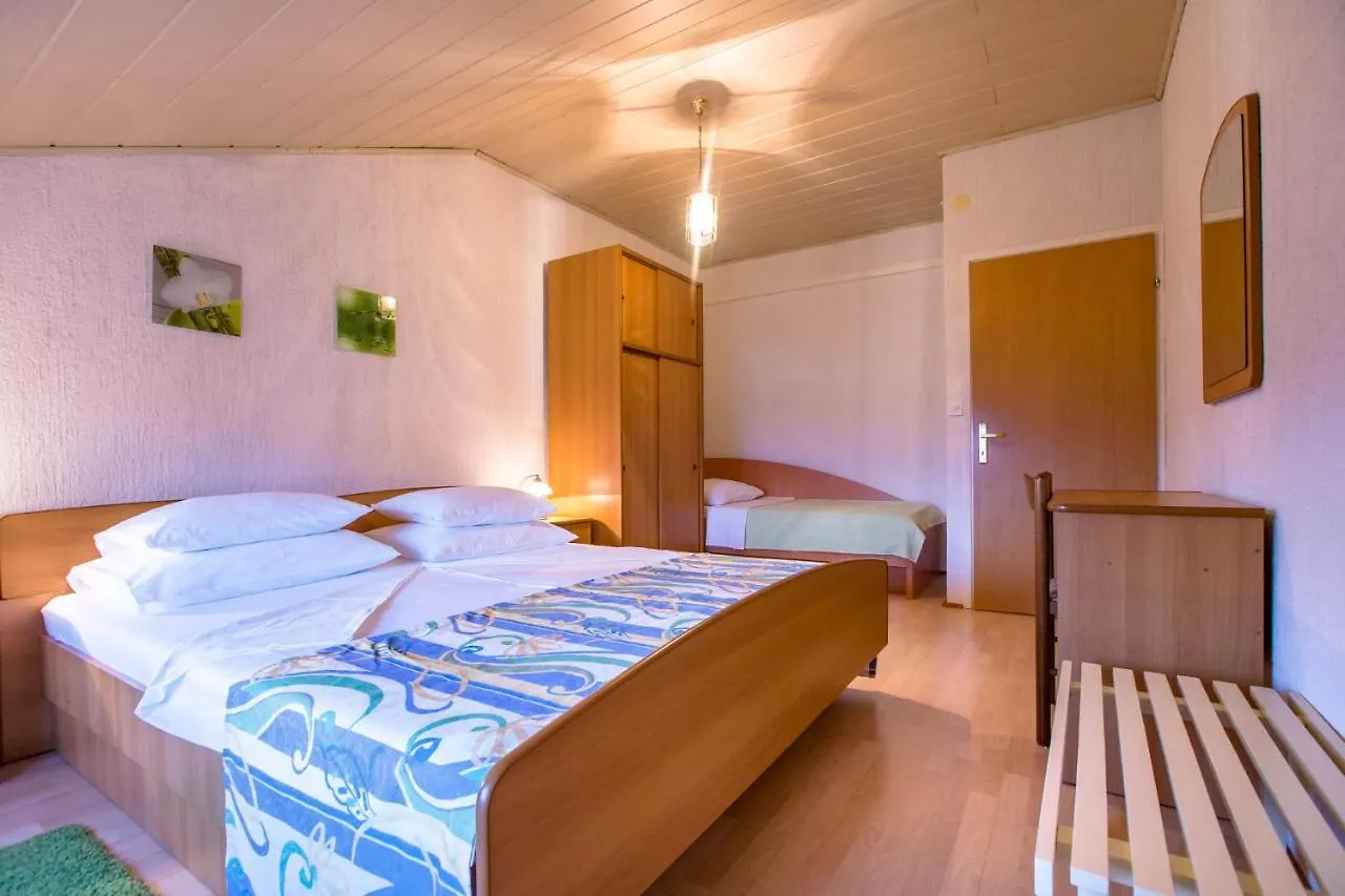 Apartmani Ivan I Ruza Lopar