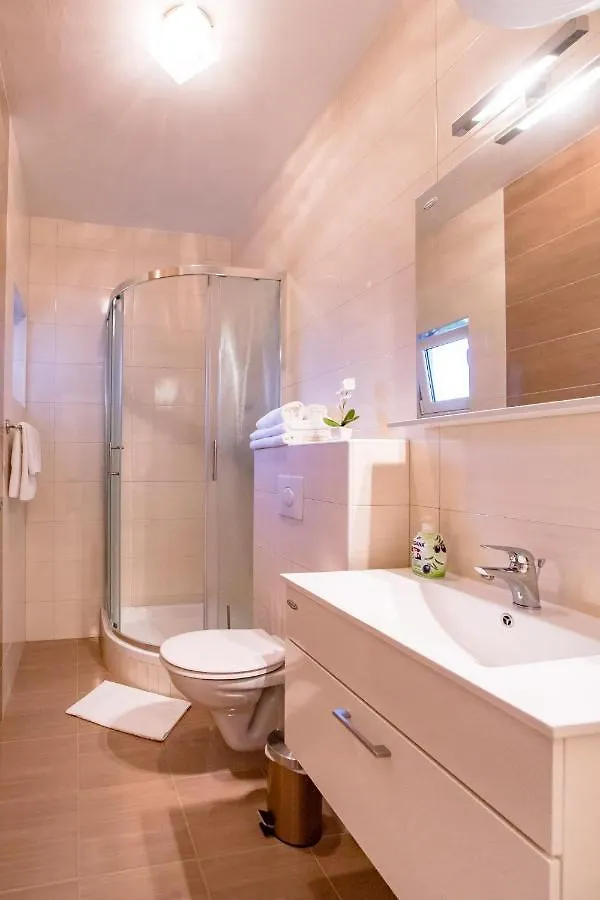 Apartmani Ivan I Ruza Lopar