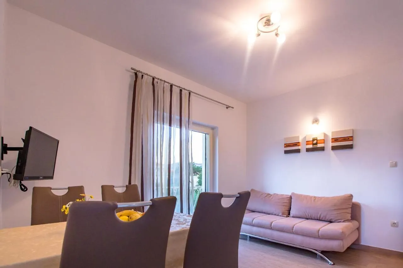 Apartmani Ivan I Ruza Lopar