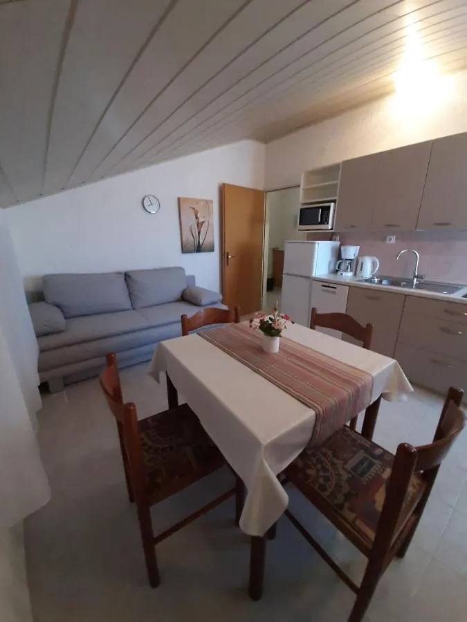 Apartmani Ivan I Ruza Lopar